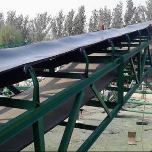 選輸送機(jī)械設(shè)備廠家，注意這幾個方面